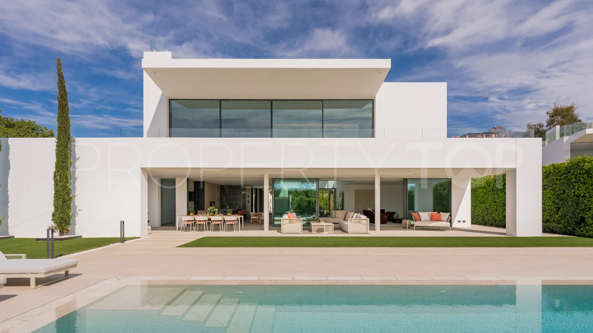 5 bedrooms Marbella Golden Mile villa for sale