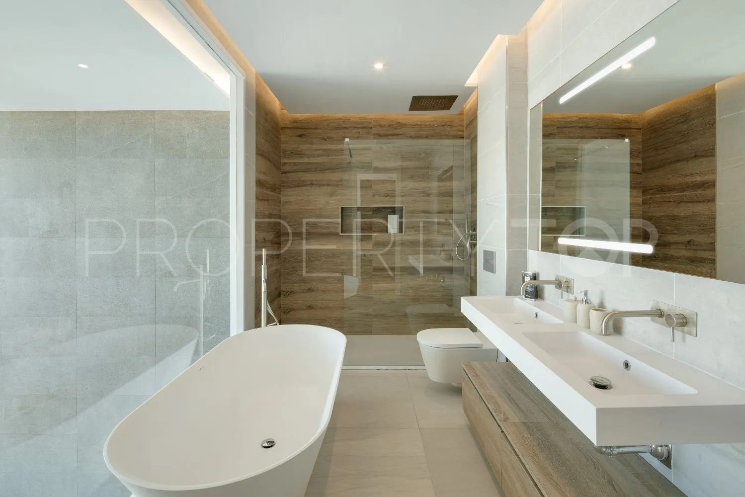 4 bedrooms semi detached villa for sale in Rio Real