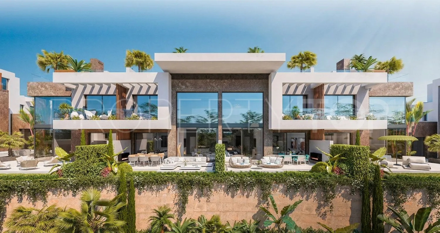 4 bedrooms semi detached villa for sale in Rio Real
