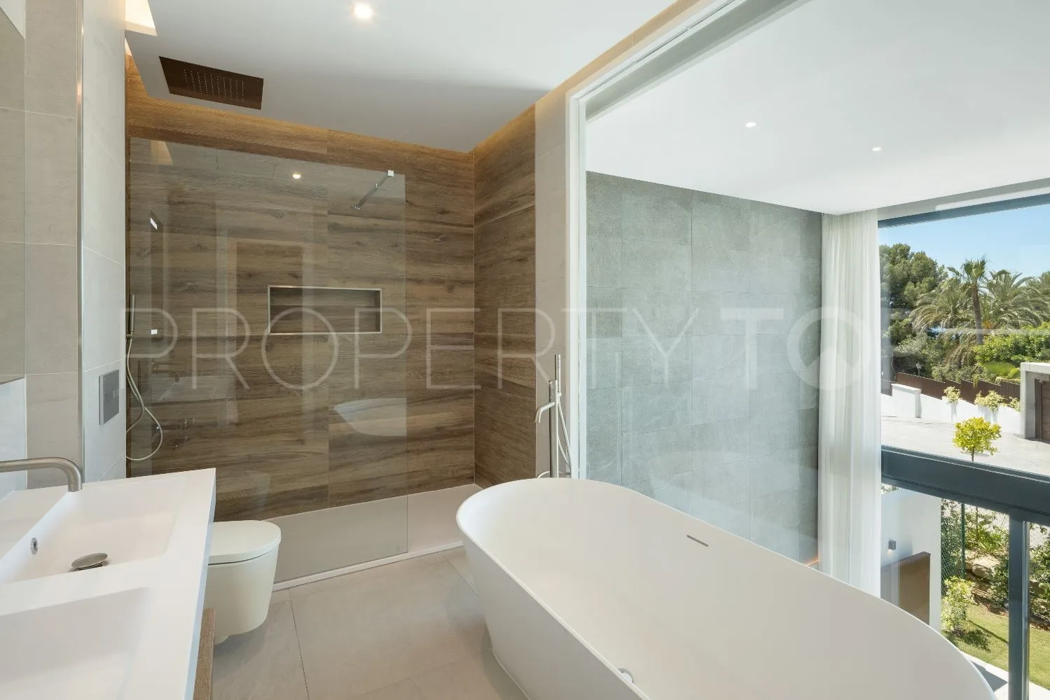 4 bedrooms semi detached villa for sale in Rio Real
