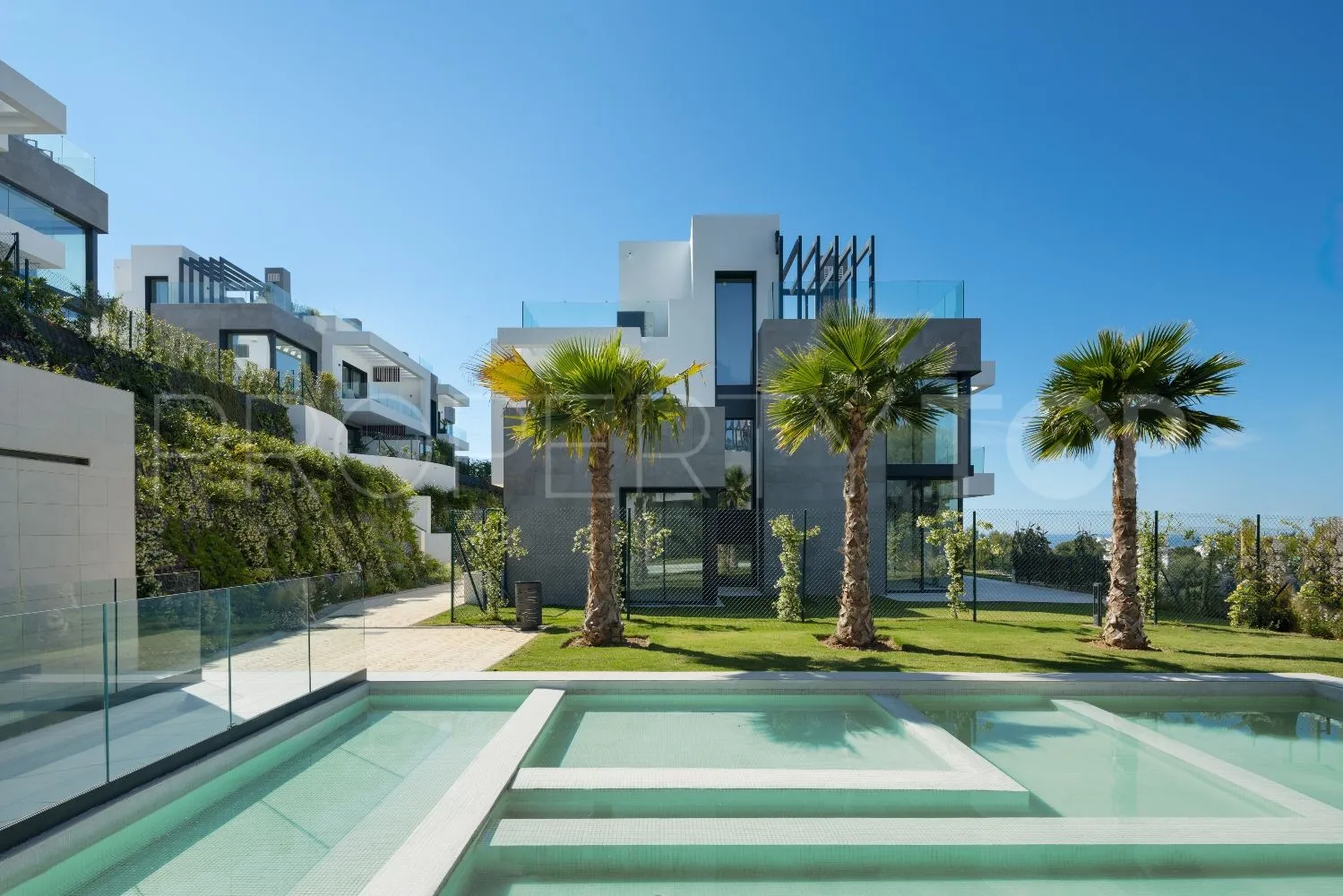 4 bedrooms semi detached villa for sale in Rio Real