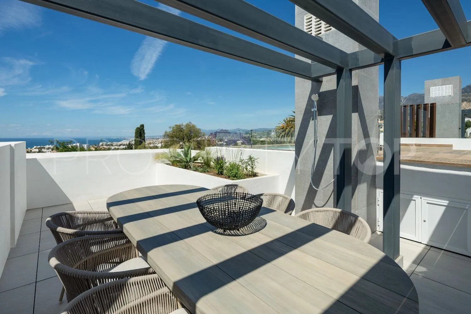 4 bedrooms semi detached villa for sale in Rio Real