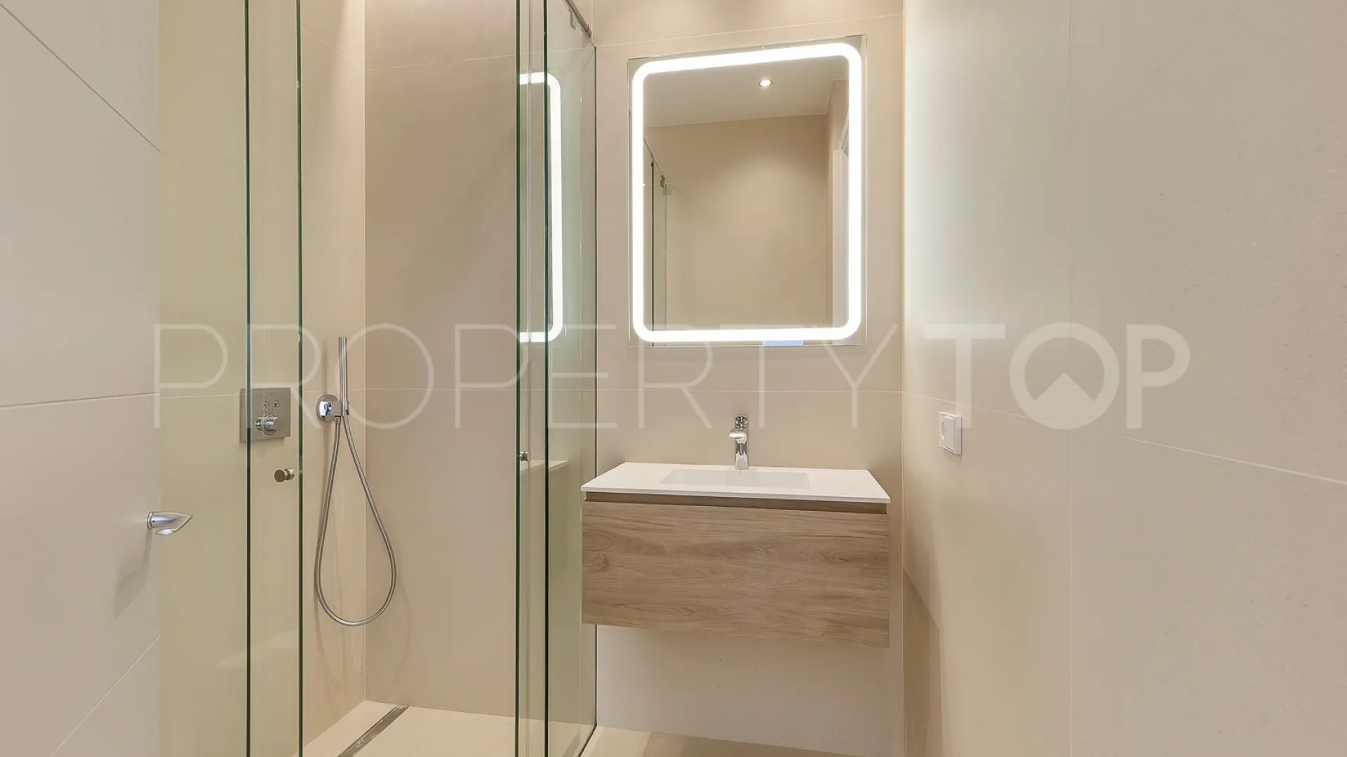 Buy villa in Marbella - Puerto Banus with 5 bedrooms