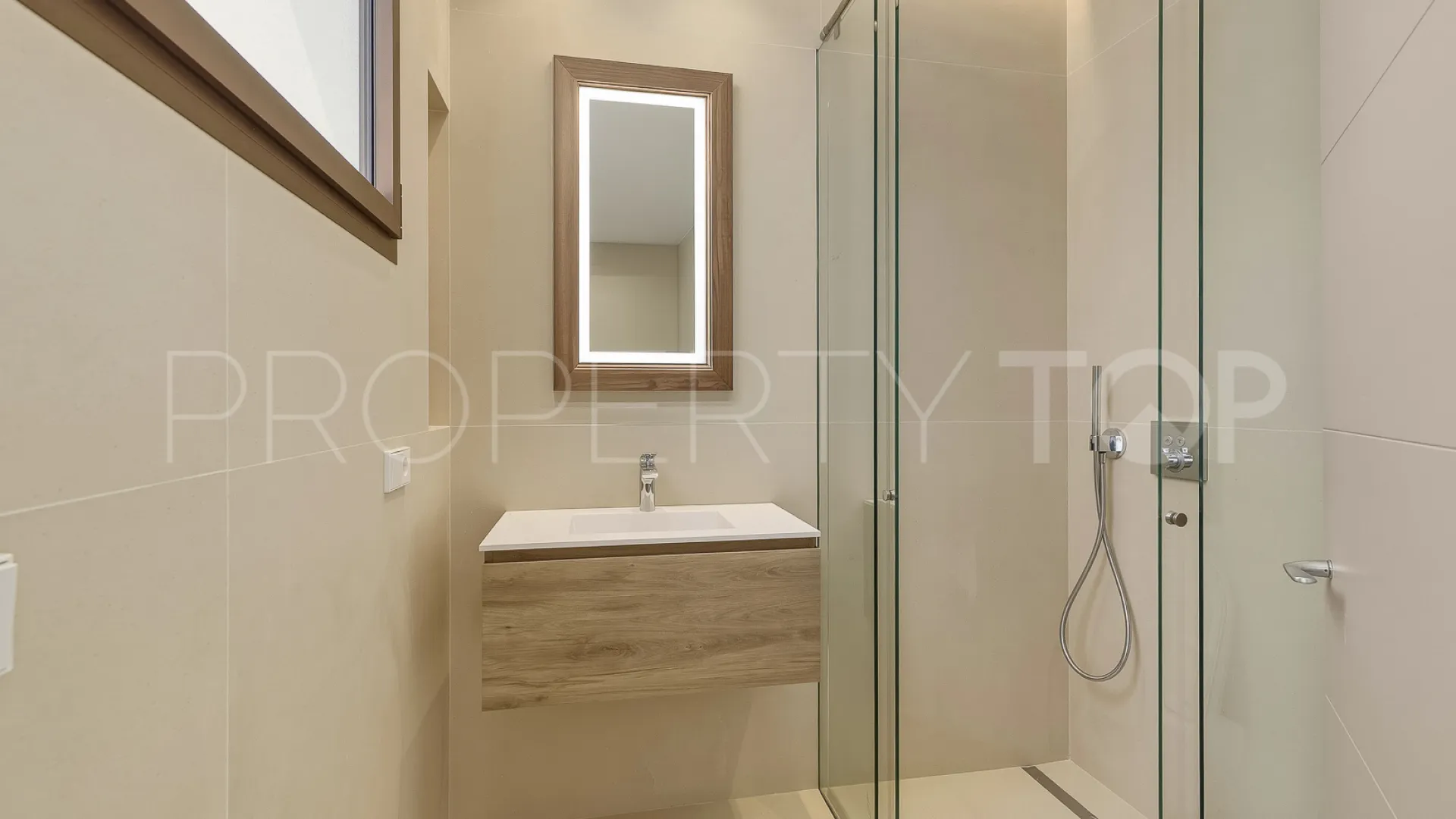 Buy villa in Marbella - Puerto Banus with 5 bedrooms