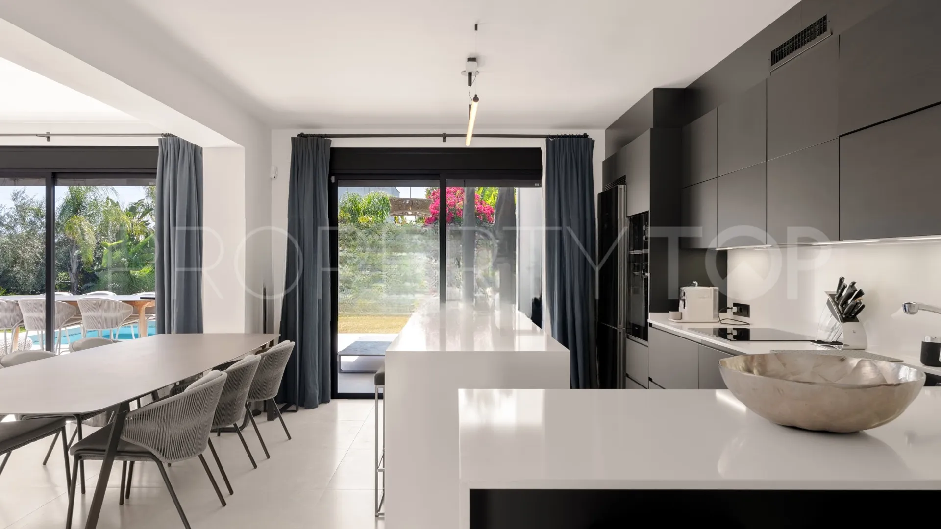 Villa en venta con 3 dormitorios en Nagüeles