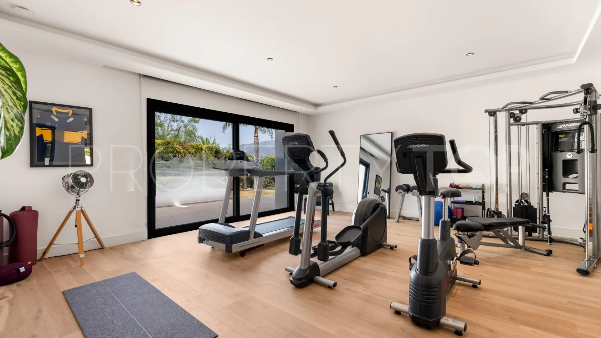 Comprar villa en Benahavis de 6 dormitorios