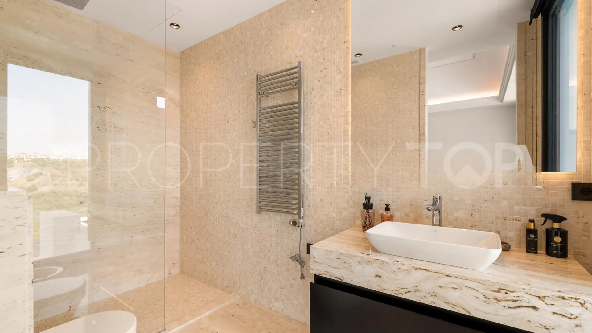 Comprar villa en Benahavis de 6 dormitorios