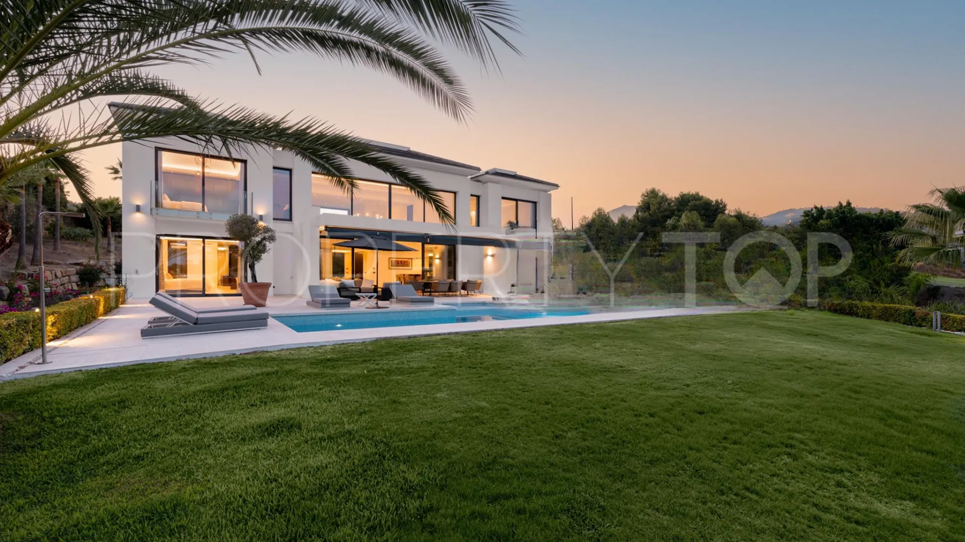 Comprar villa en Benahavis de 6 dormitorios