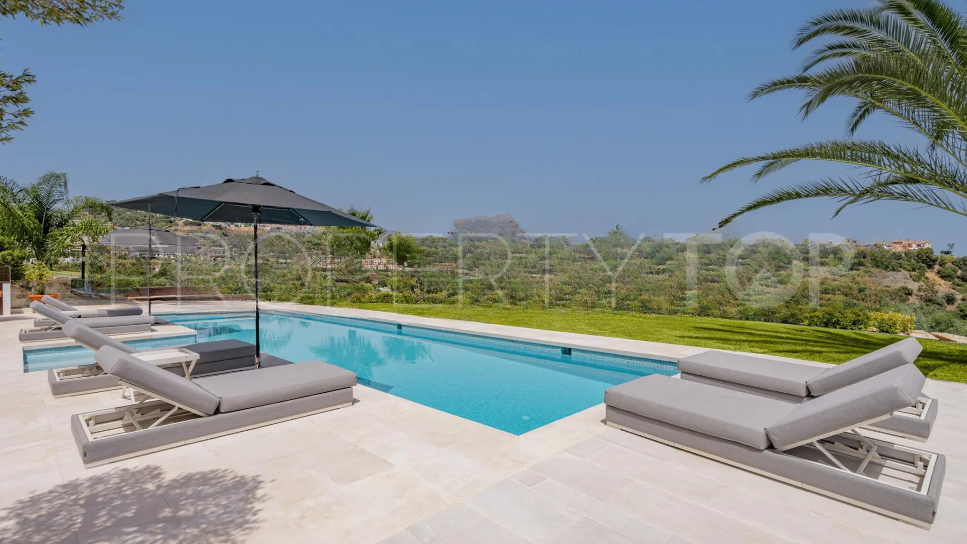 Comprar villa en Benahavis de 6 dormitorios