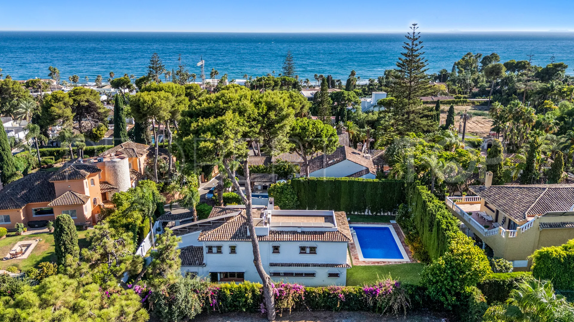 Villa con 5 dormitorios a la venta en Los Monteros Playa
