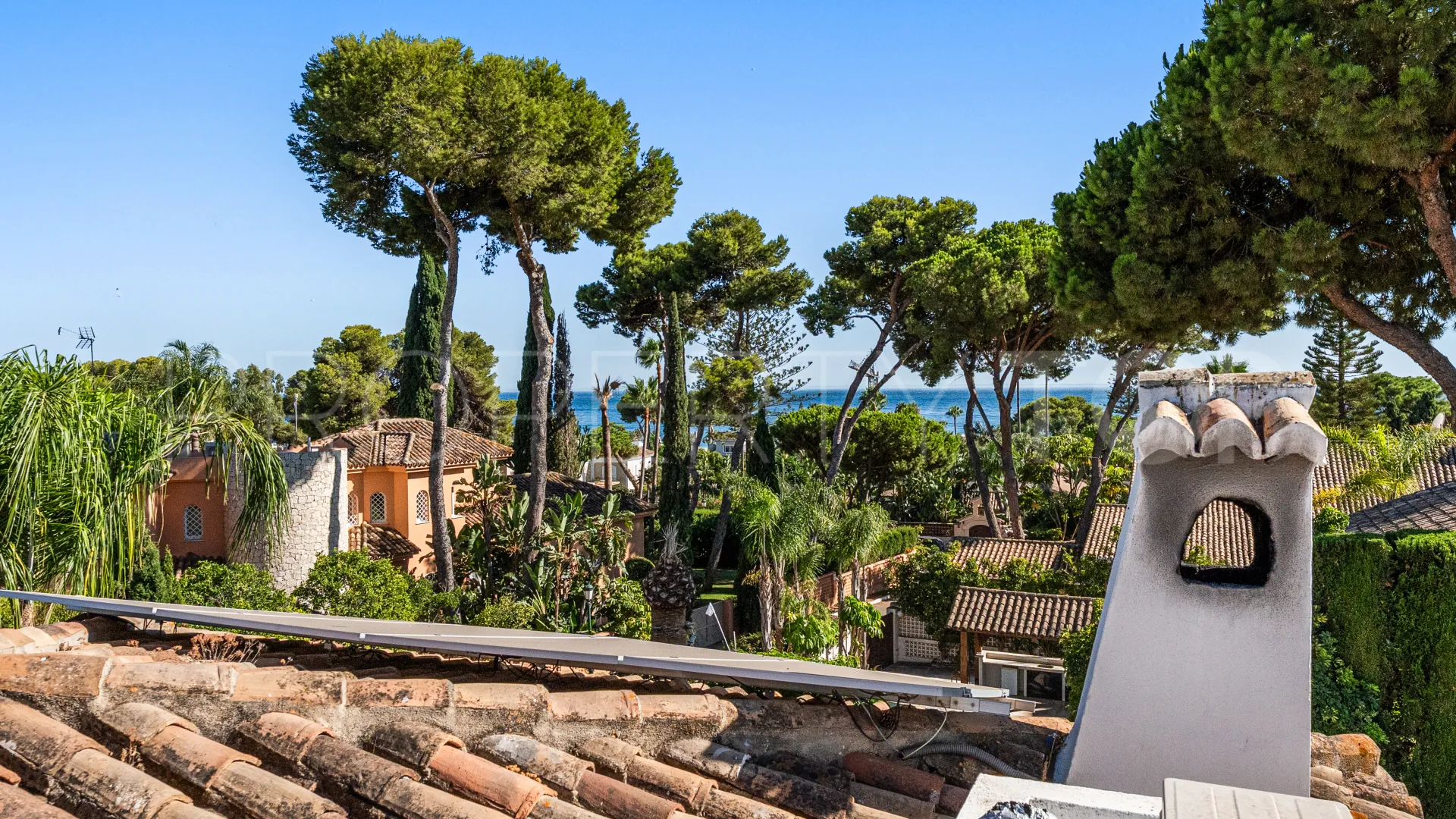 Villa con 5 dormitorios a la venta en Los Monteros Playa