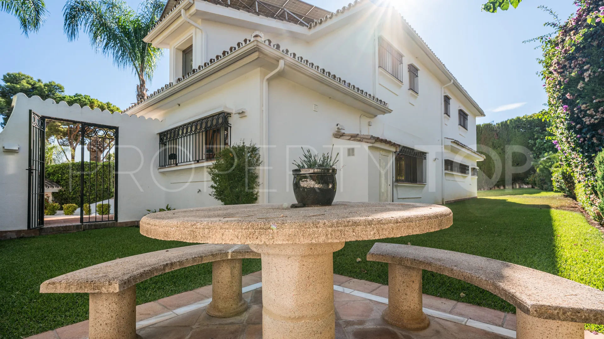 Villa con 5 dormitorios a la venta en Los Monteros Playa