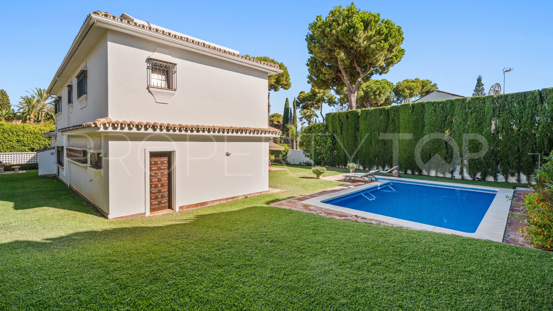 Villa con 5 dormitorios a la venta en Los Monteros Playa