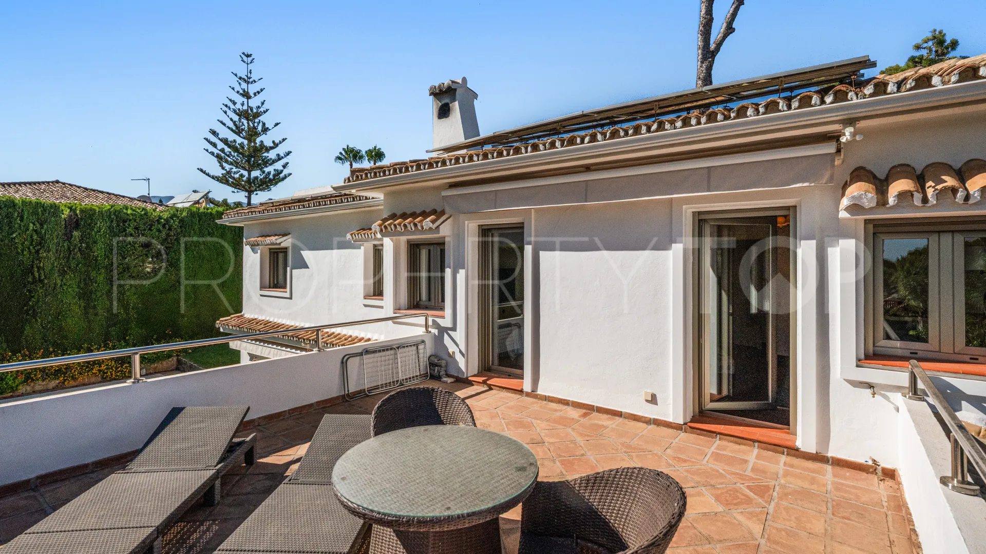 Villa con 5 dormitorios a la venta en Los Monteros Playa