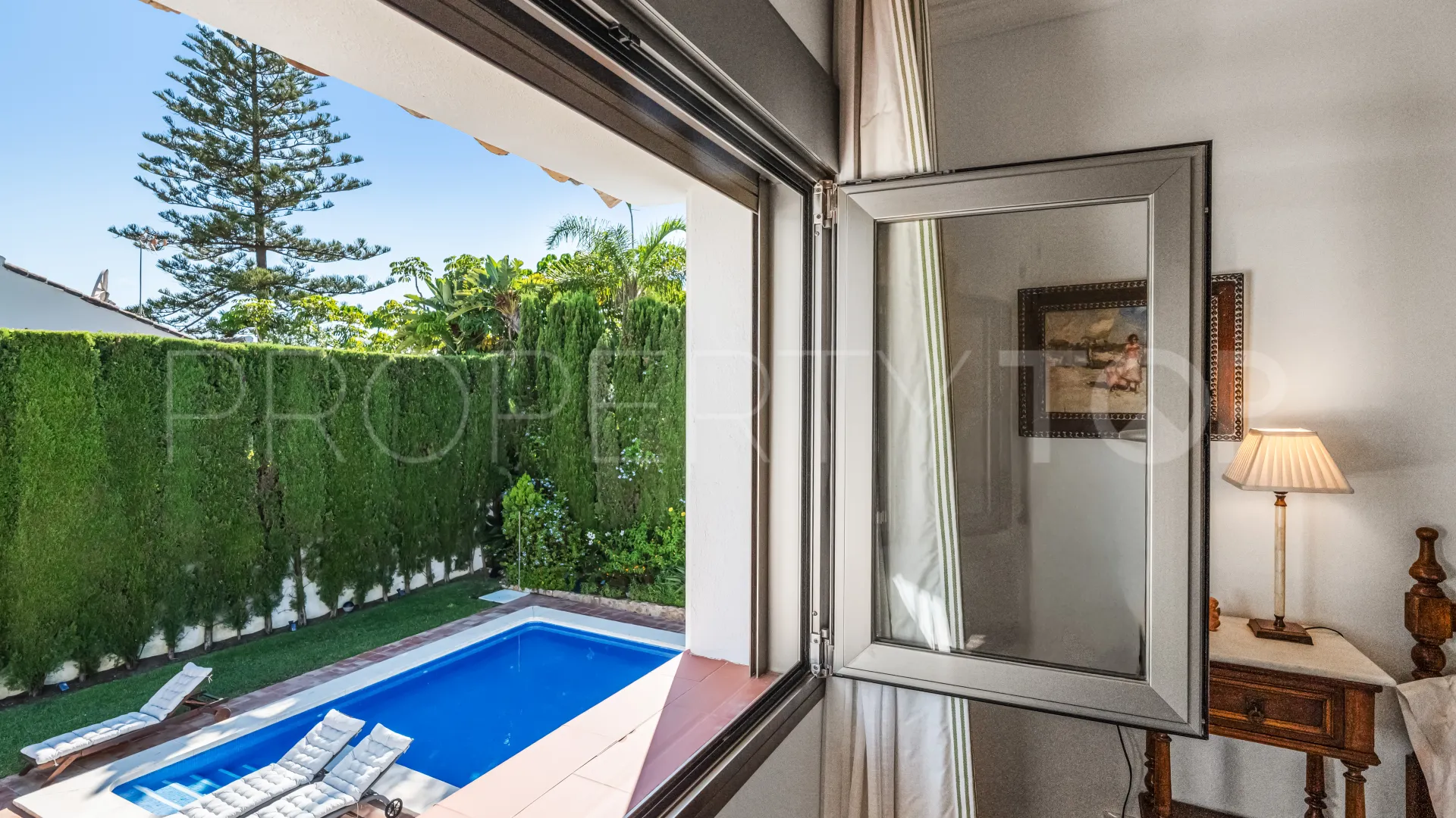 Villa con 5 dormitorios a la venta en Los Monteros Playa