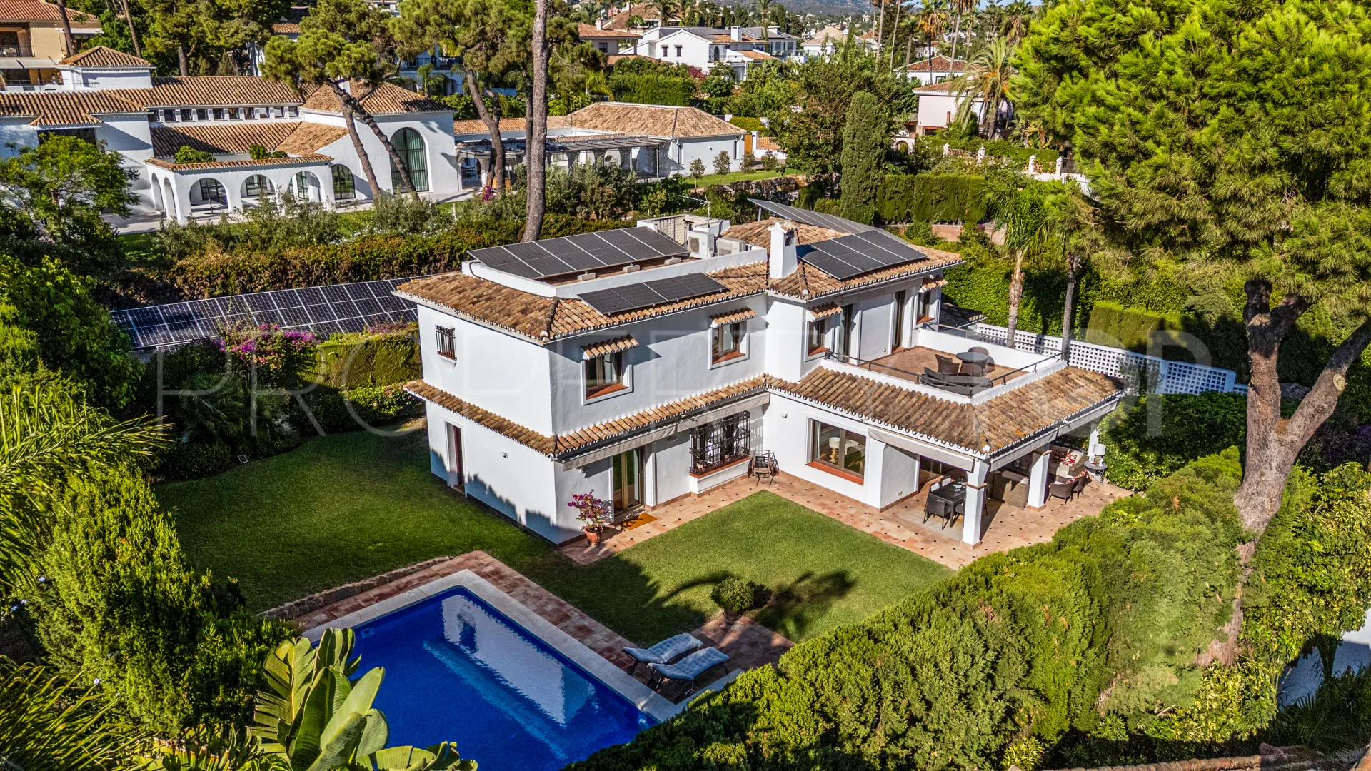 Villa con 5 dormitorios a la venta en Los Monteros Playa