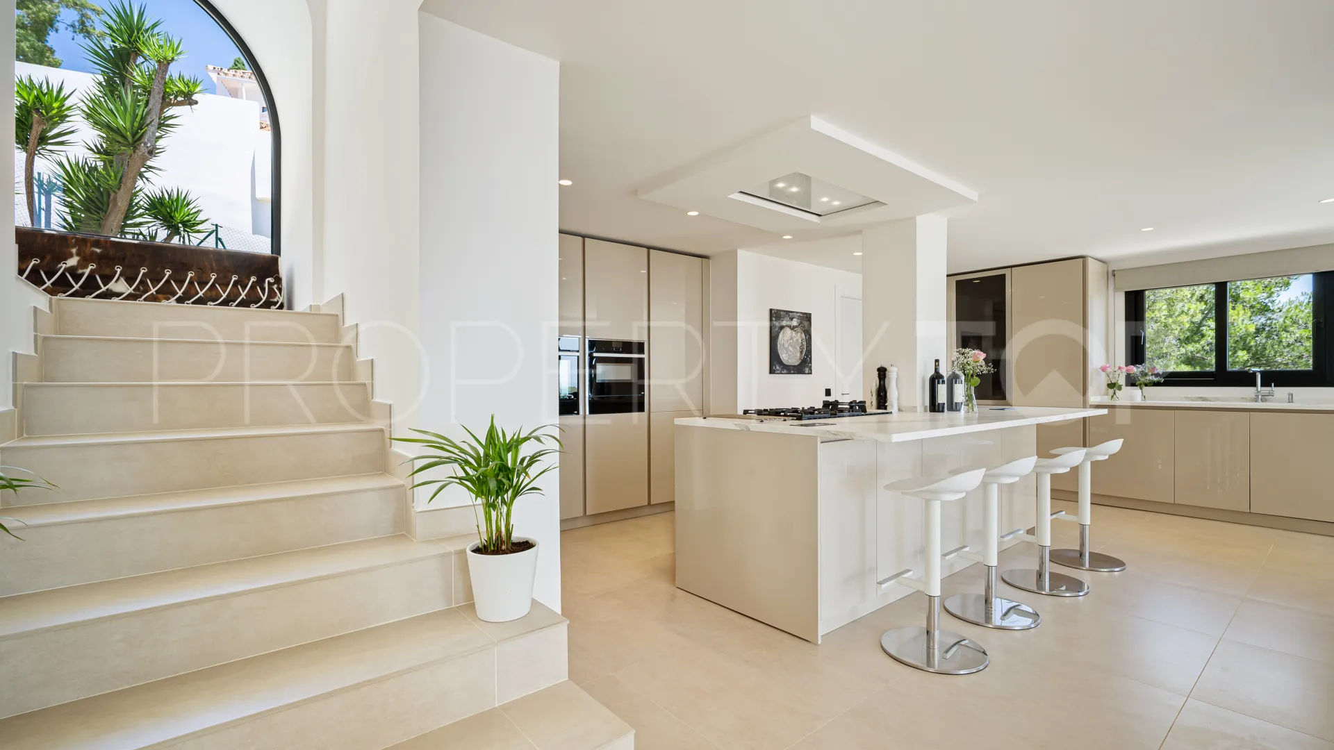 Las Lomas de Nueva Andalucia, villa en venta