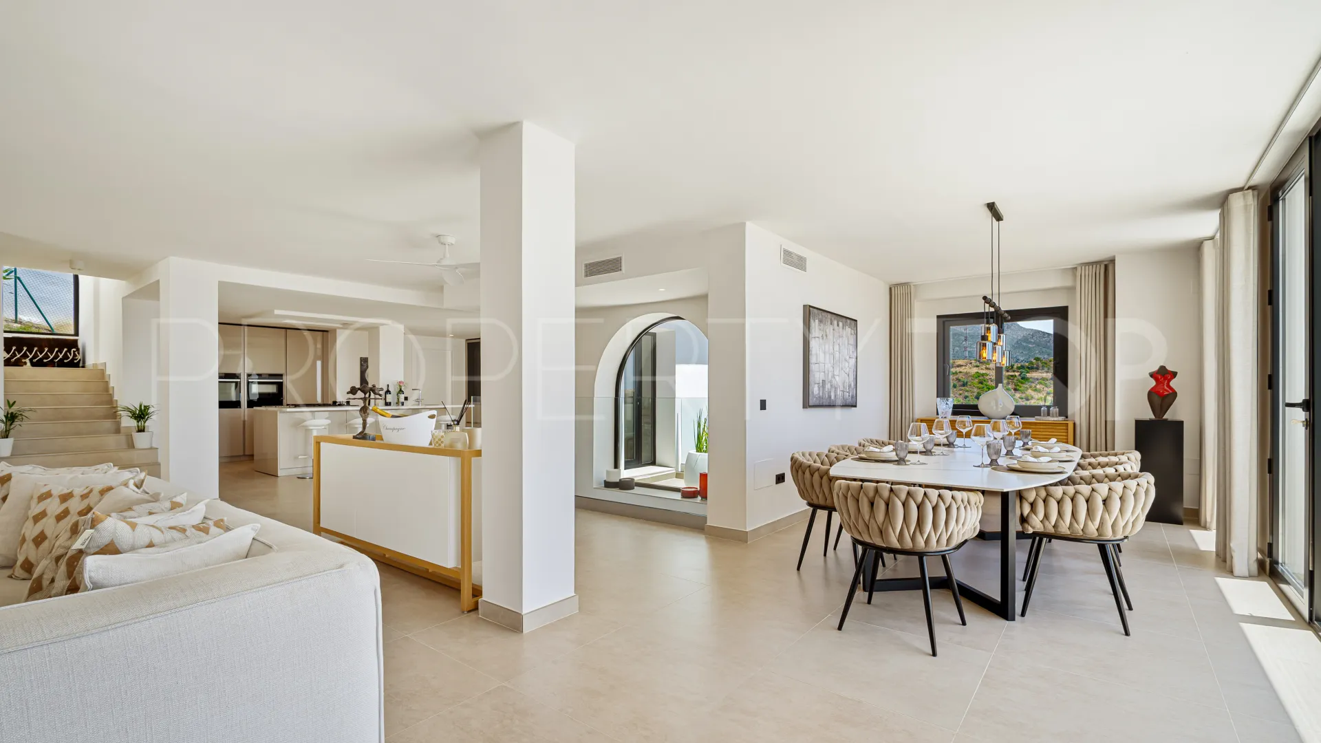 Las Lomas de Nueva Andalucia, villa en venta
