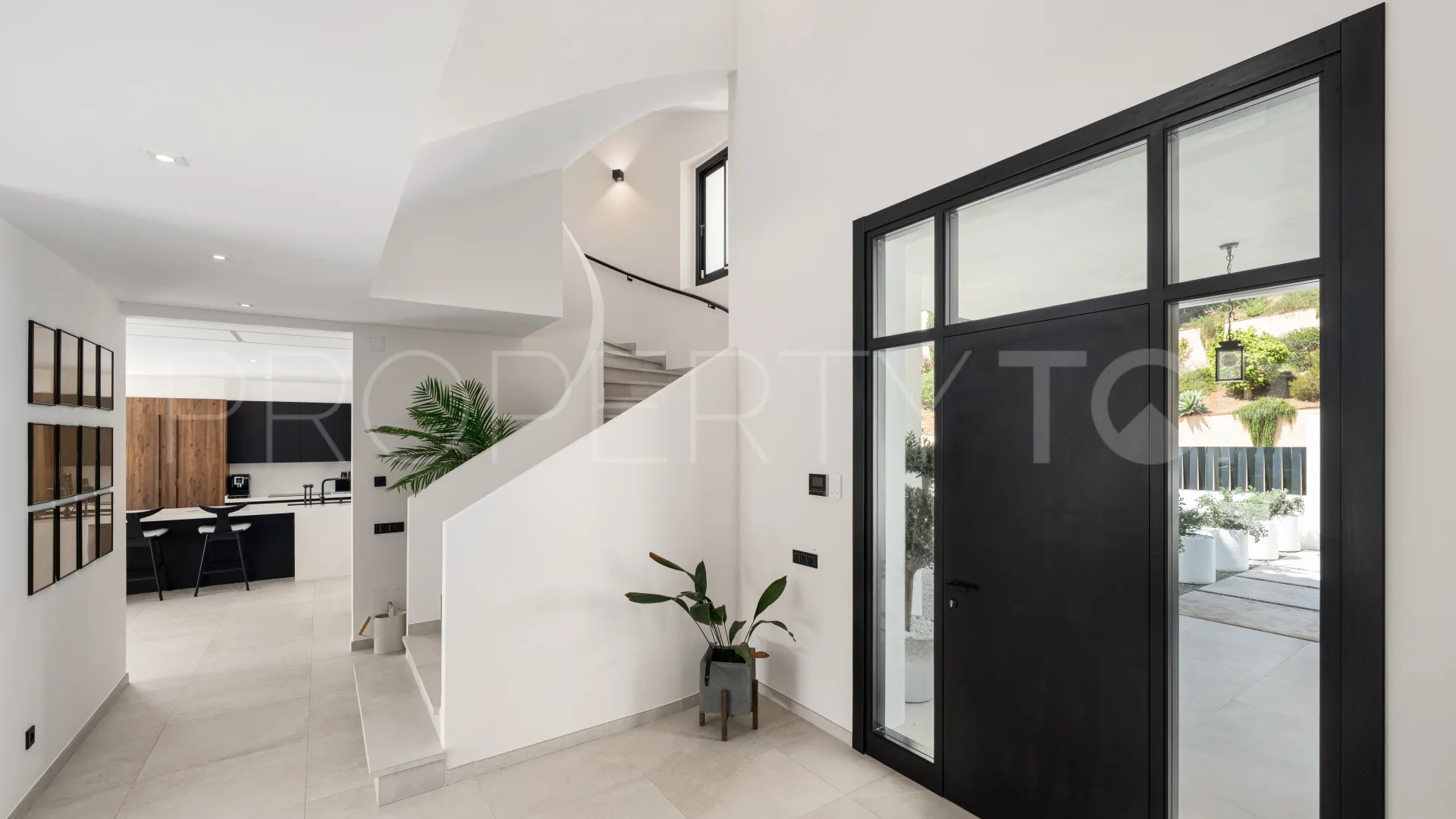 Villa a la venta en Elviria