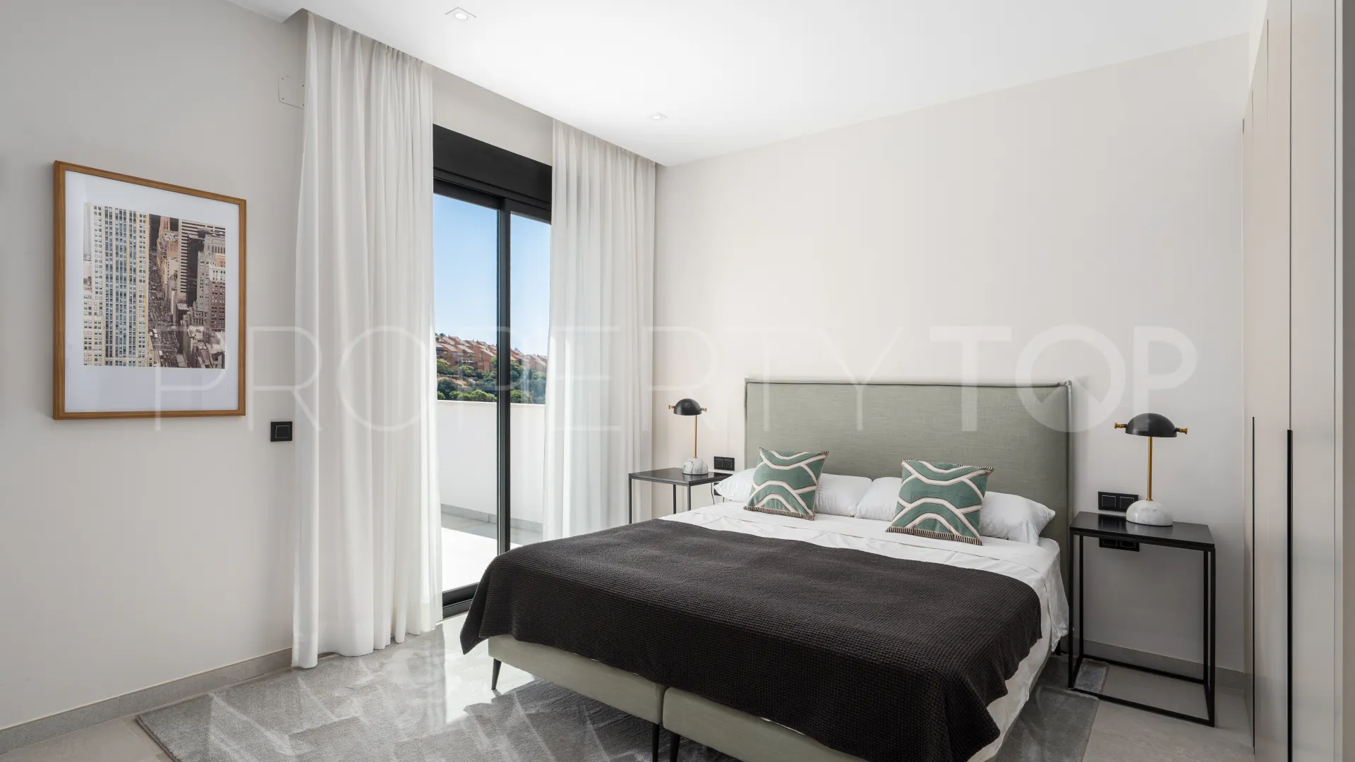 Villa a la venta en Elviria