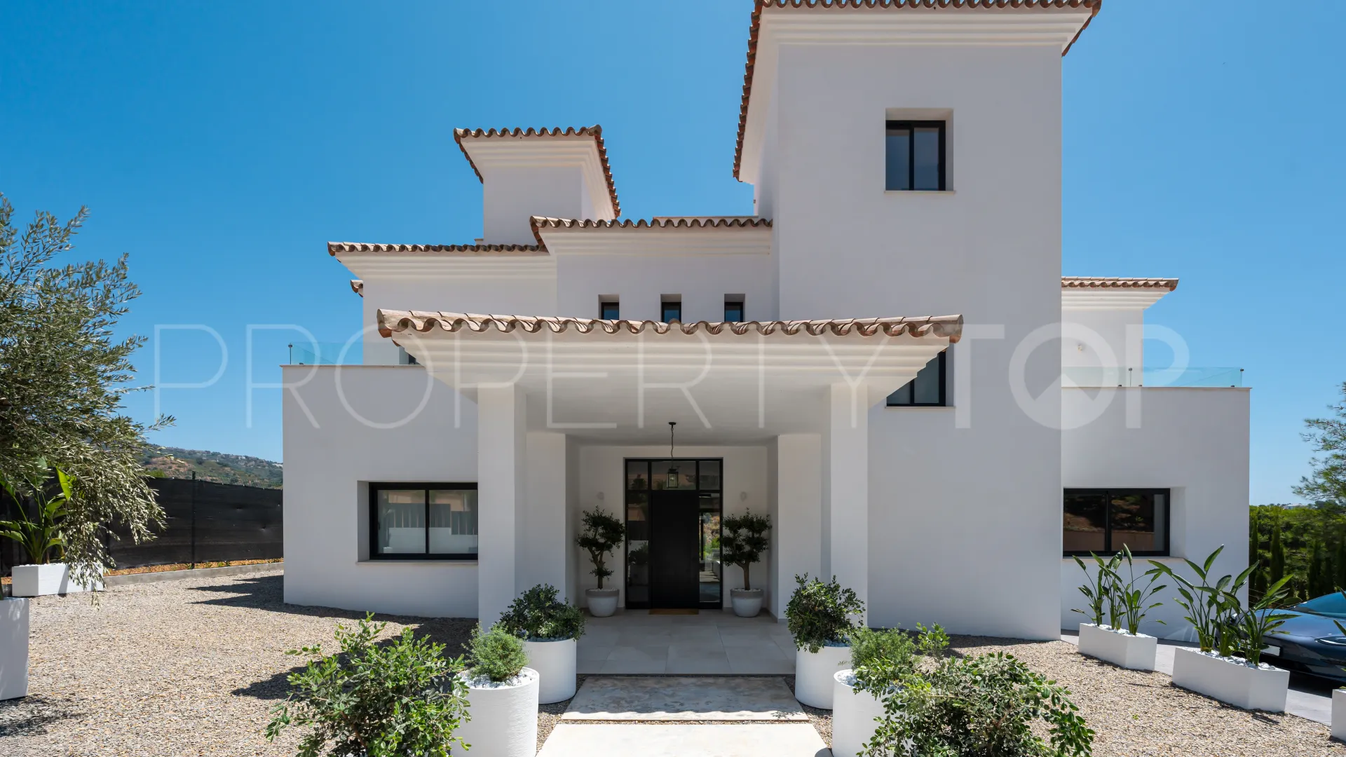 Villa a la venta en Elviria