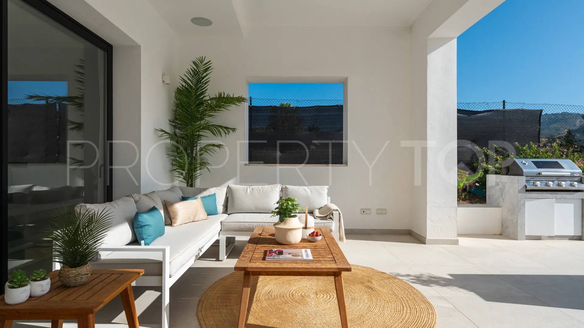 Villa a la venta en Elviria