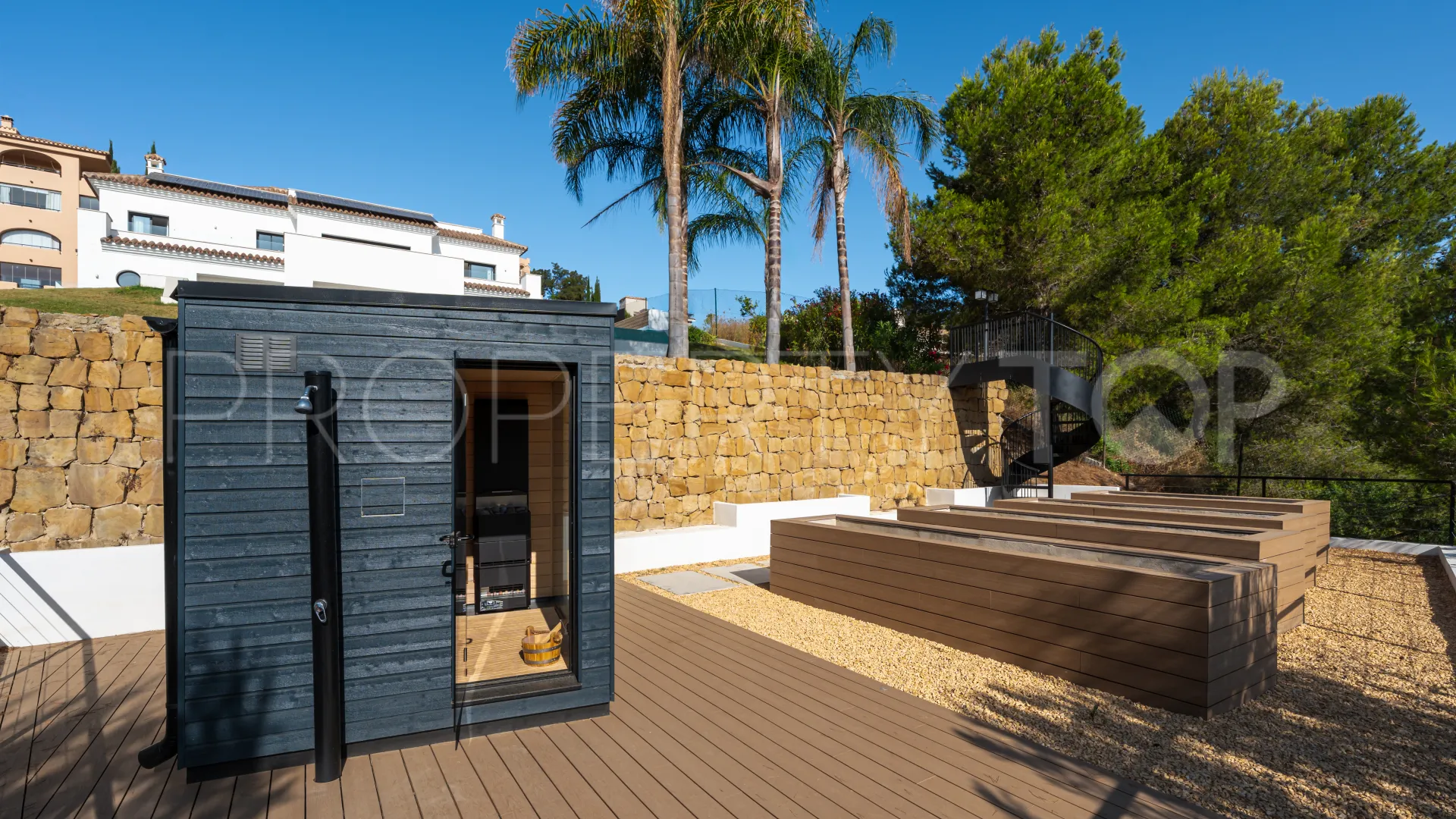 Villa a la venta en Elviria
