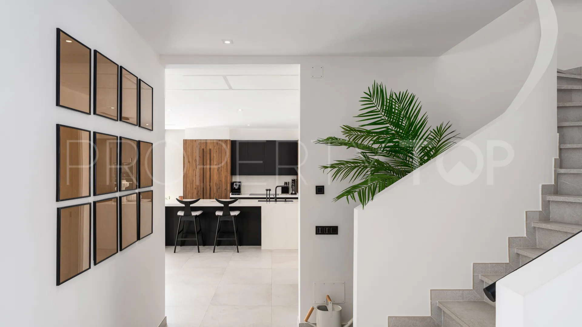 Villa a la venta en Elviria