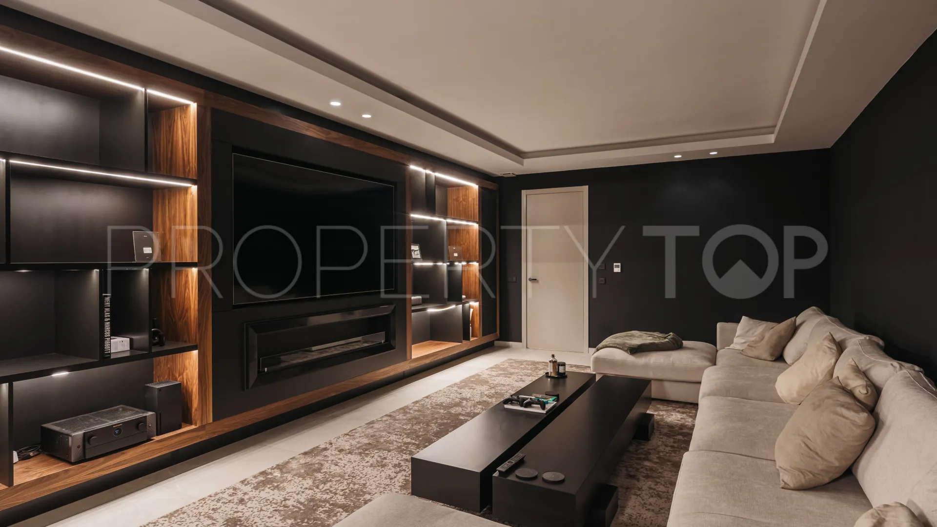 Villa a la venta en Elviria