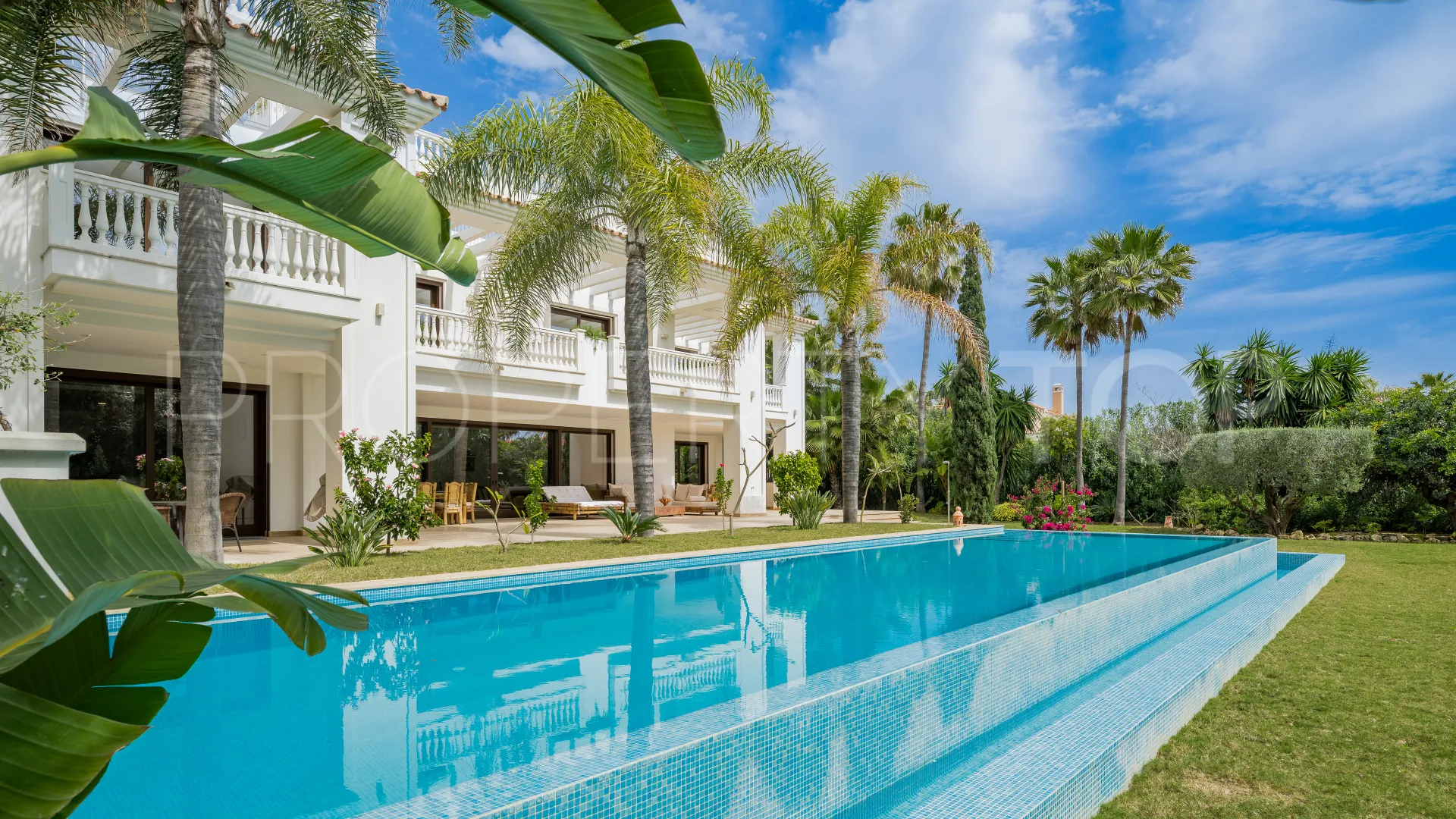 Villa a la venta en Casasola de 7 dormitorios