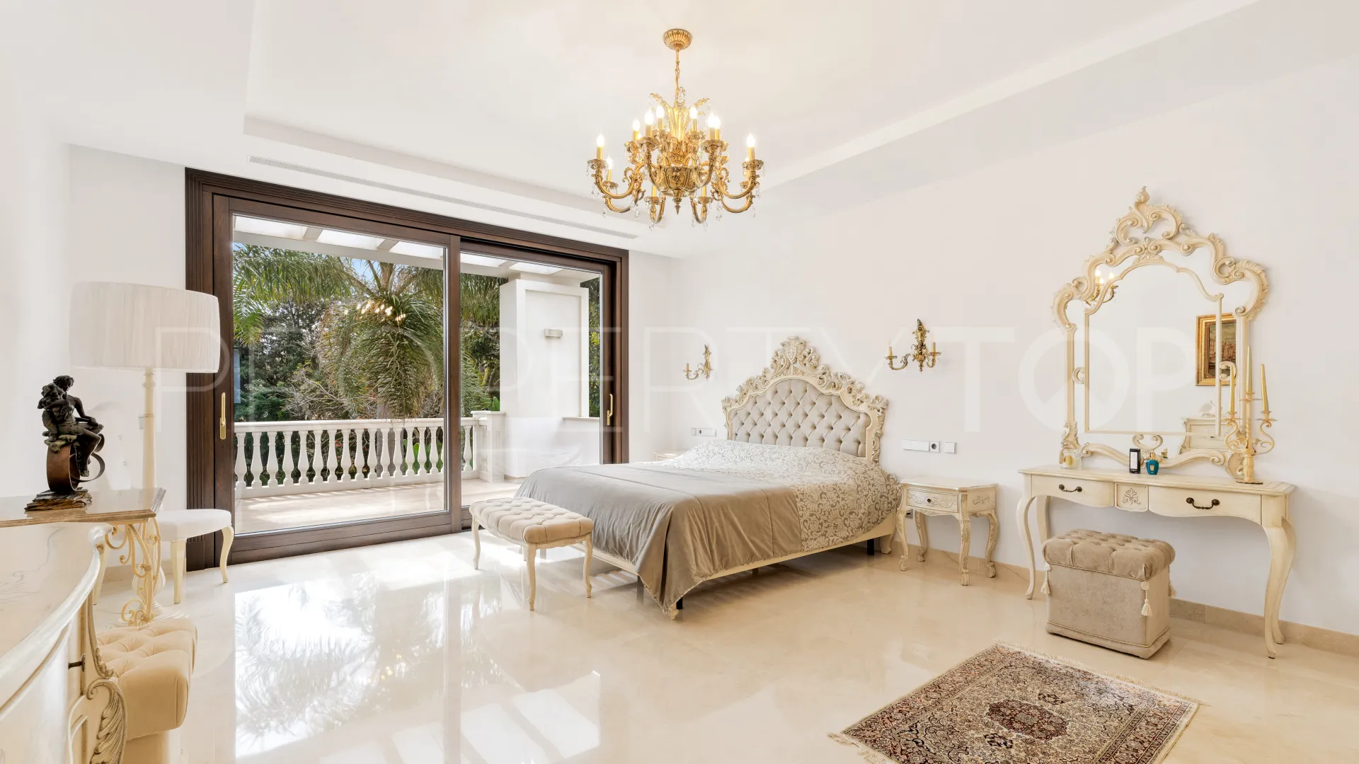 Villa a la venta en Casasola de 7 dormitorios