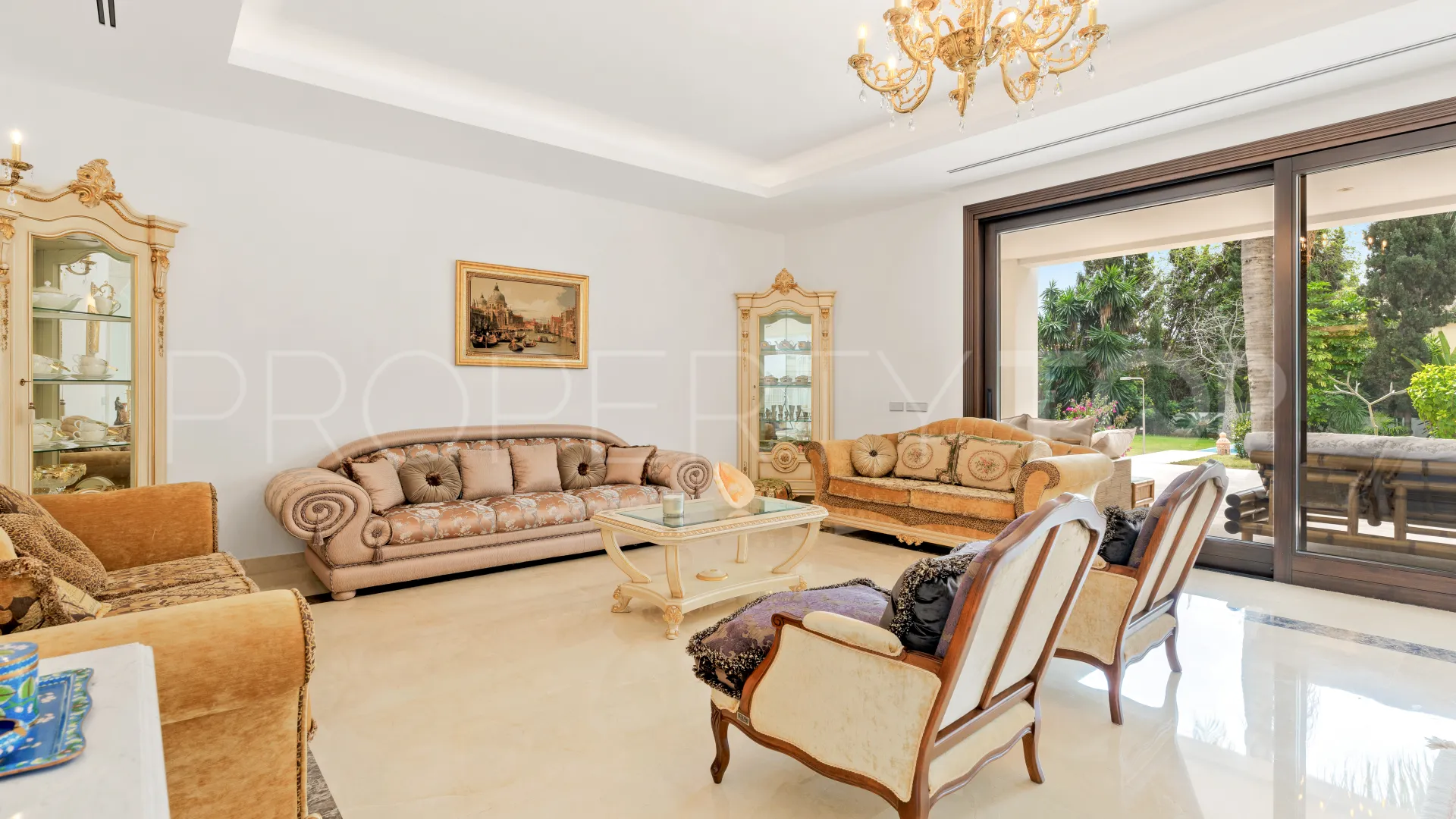 Villa a la venta en Casasola de 7 dormitorios