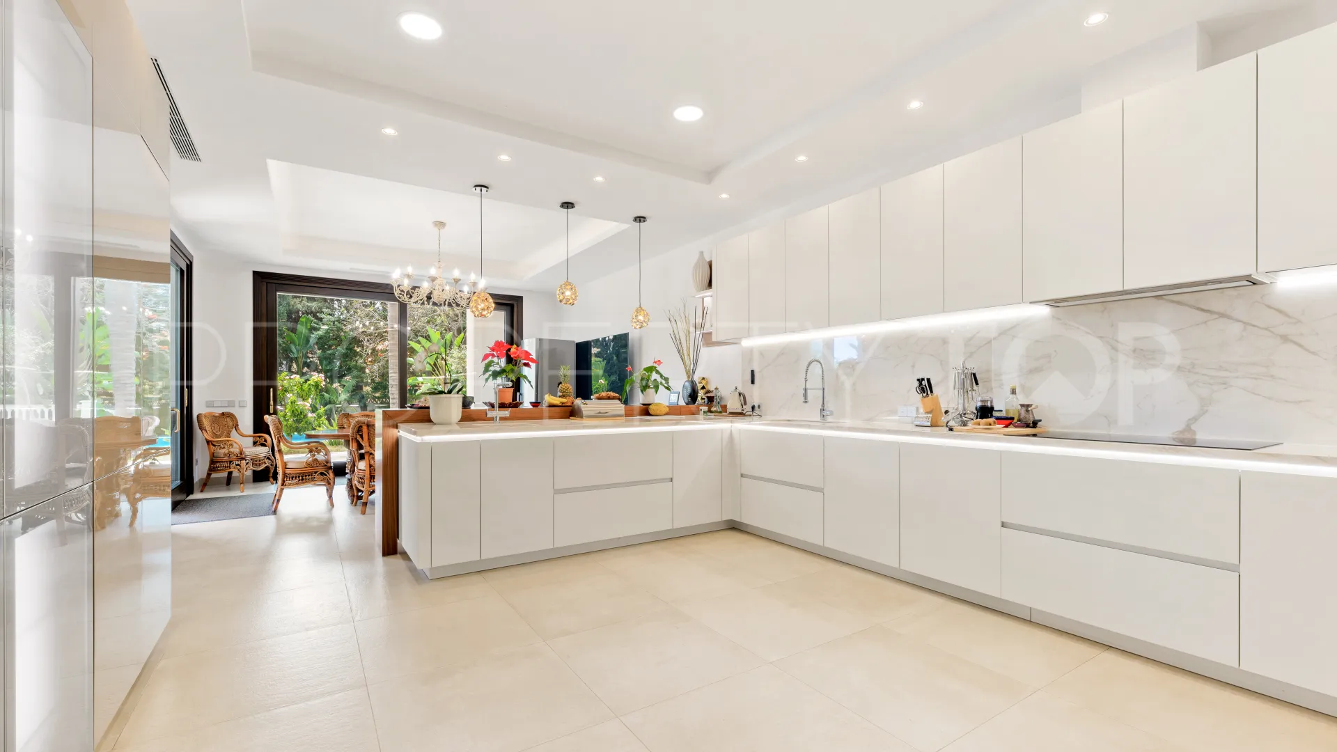 Villa a la venta en Casasola de 7 dormitorios