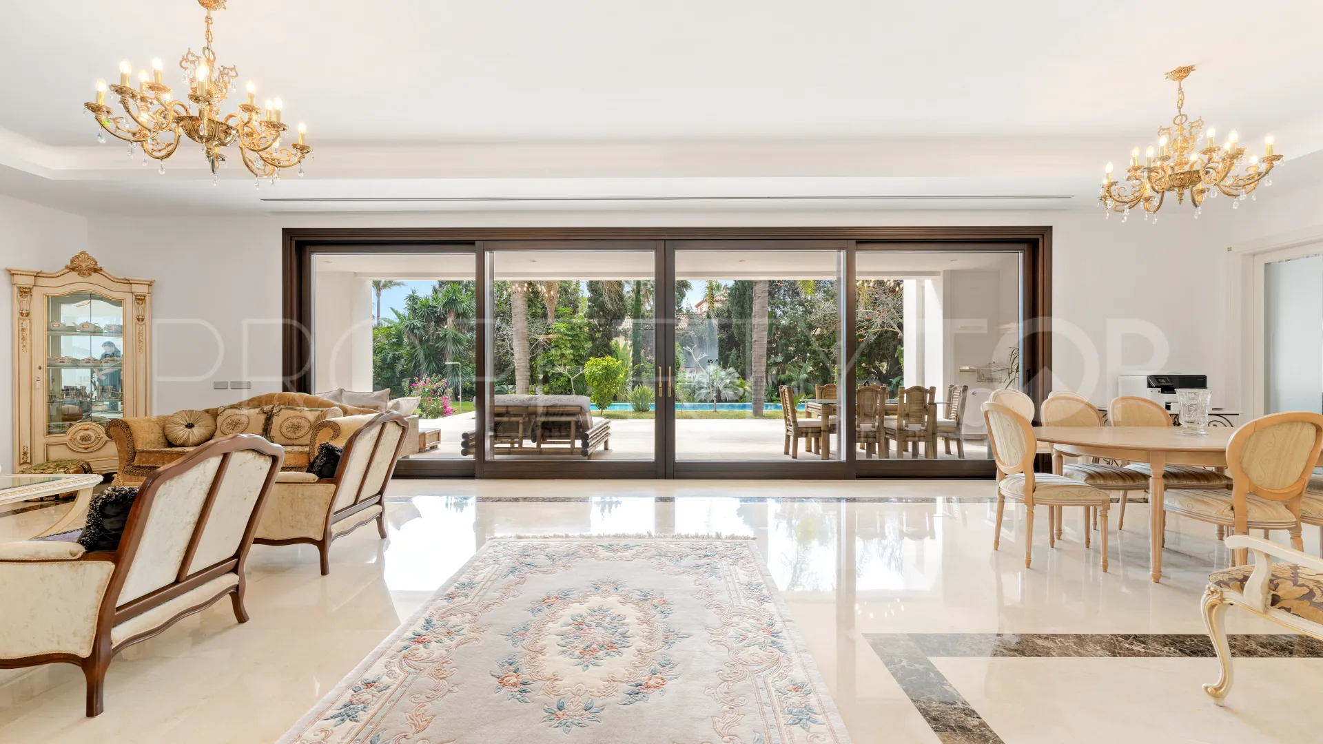 Villa a la venta en Casasola de 7 dormitorios