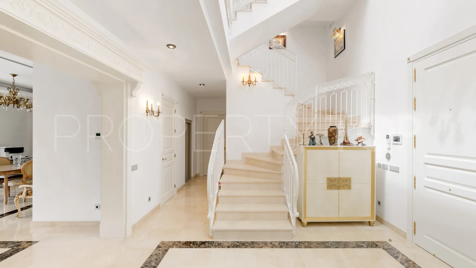 Villa a la venta en Casasola de 7 dormitorios