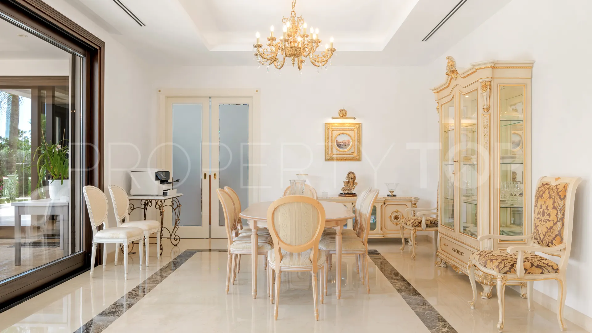 Villa a la venta en Casasola de 7 dormitorios