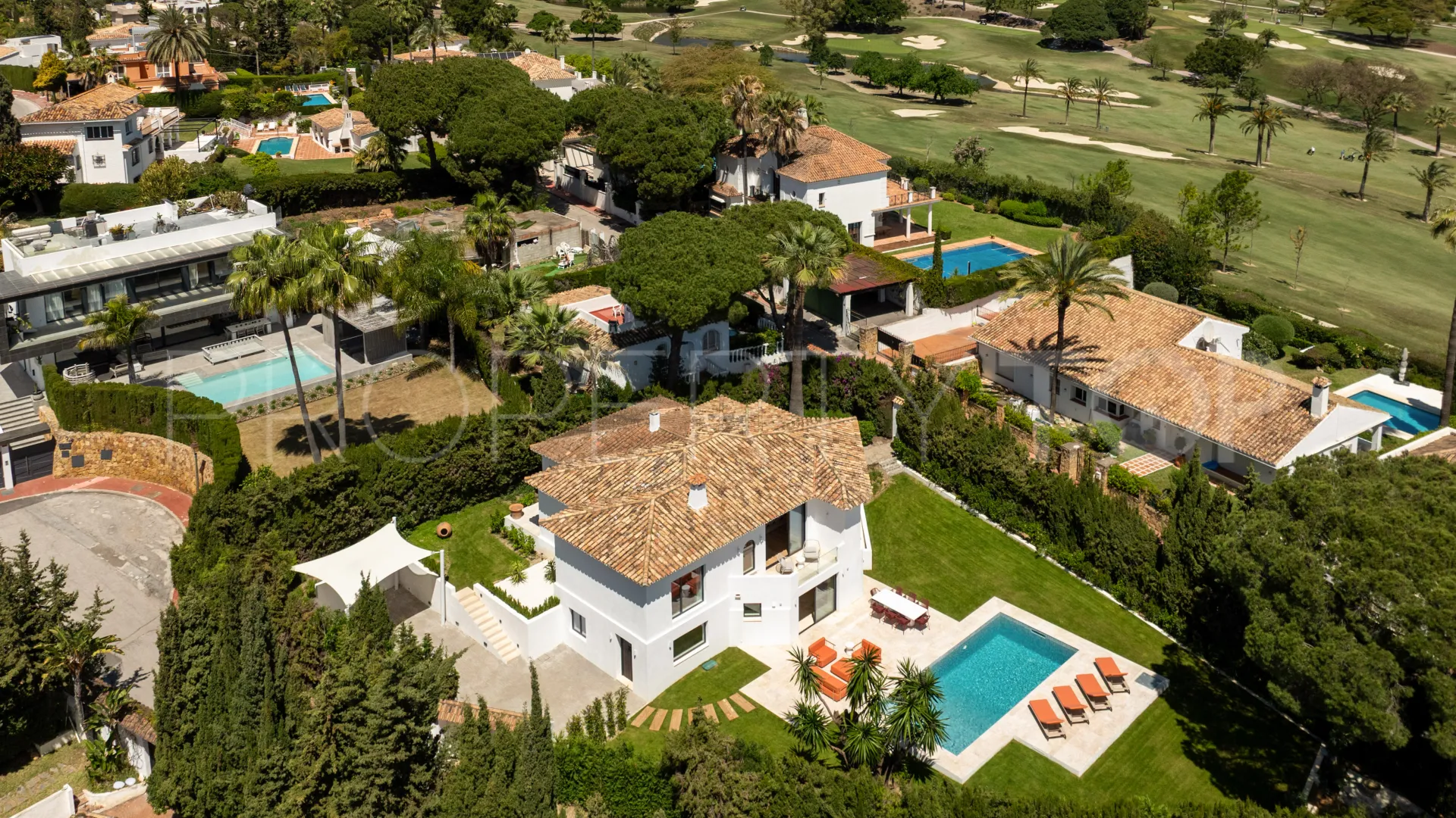 Villa a la venta en Nueva Andalucia con 4 dormitorios