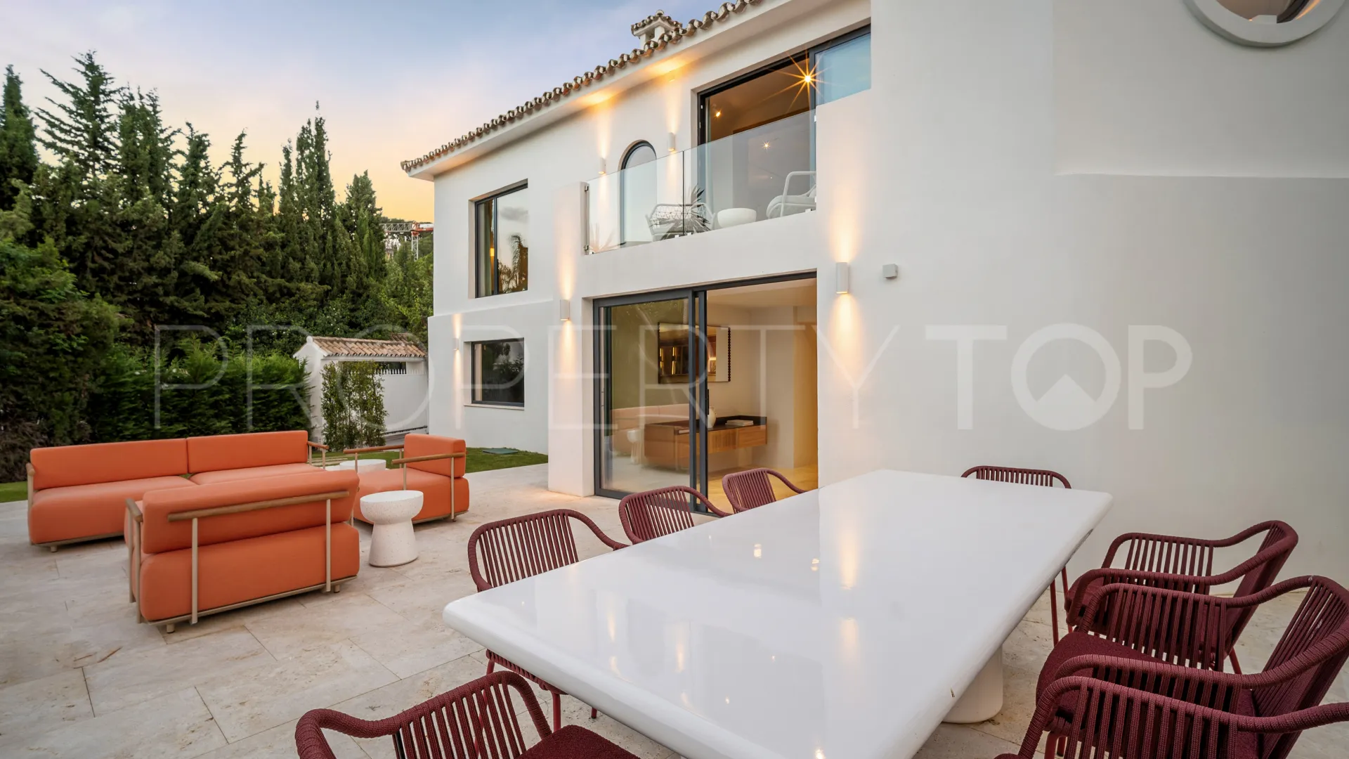 Villa a la venta en Nueva Andalucia con 4 dormitorios