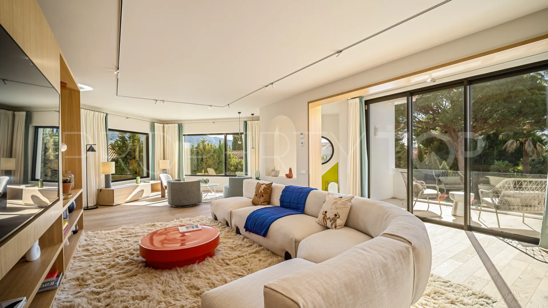 Villa a la venta en Nueva Andalucia con 4 dormitorios