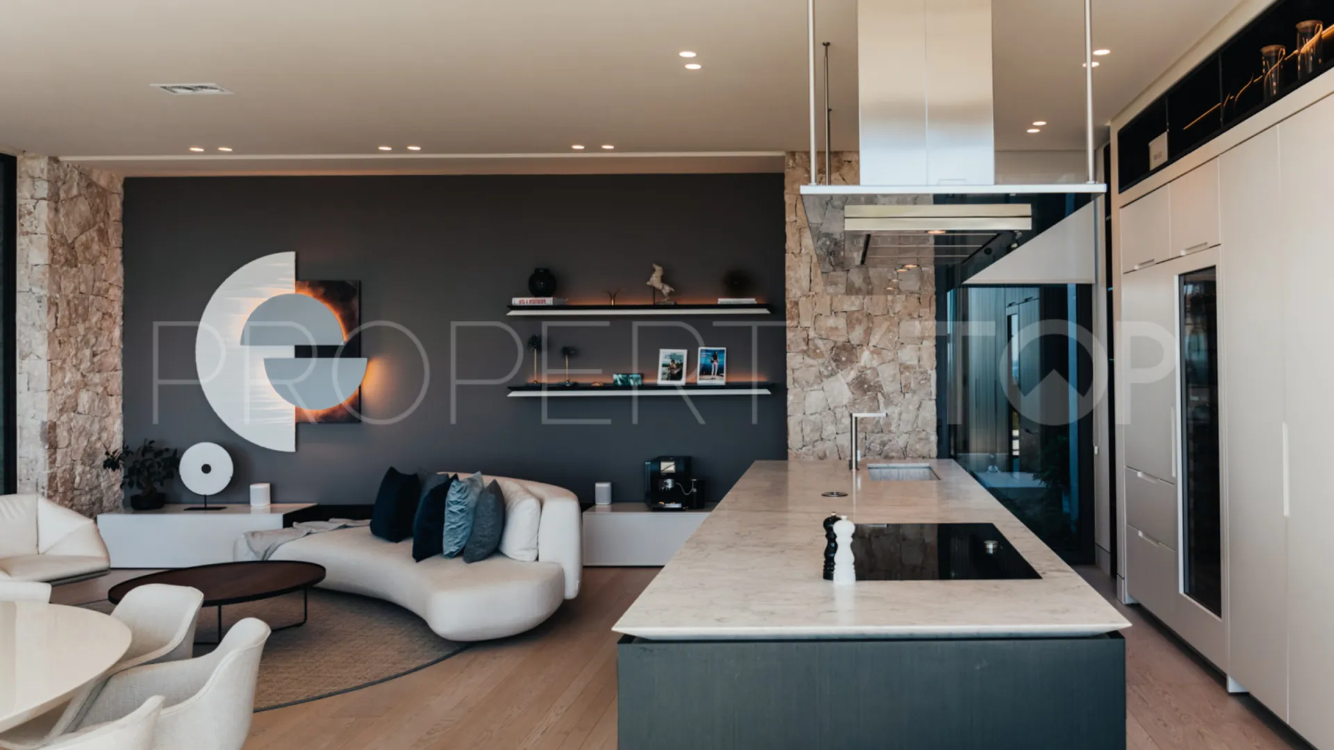 Se vende villa en La Quinta de 7 dormitorios