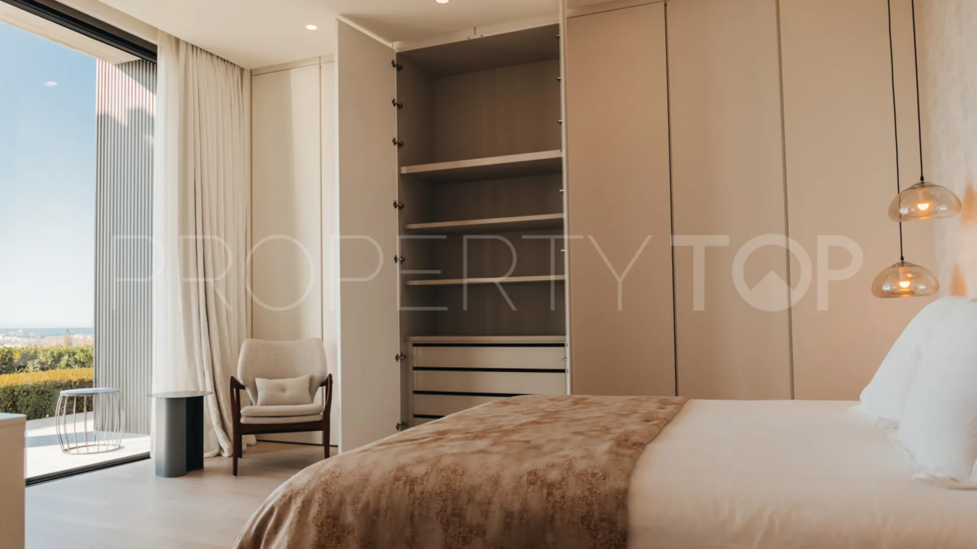 Se vende villa en La Quinta de 7 dormitorios