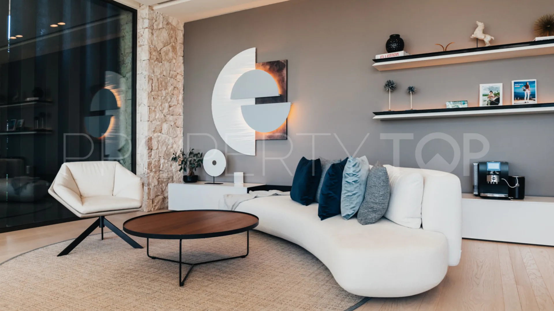 Se vende villa en La Quinta de 7 dormitorios
