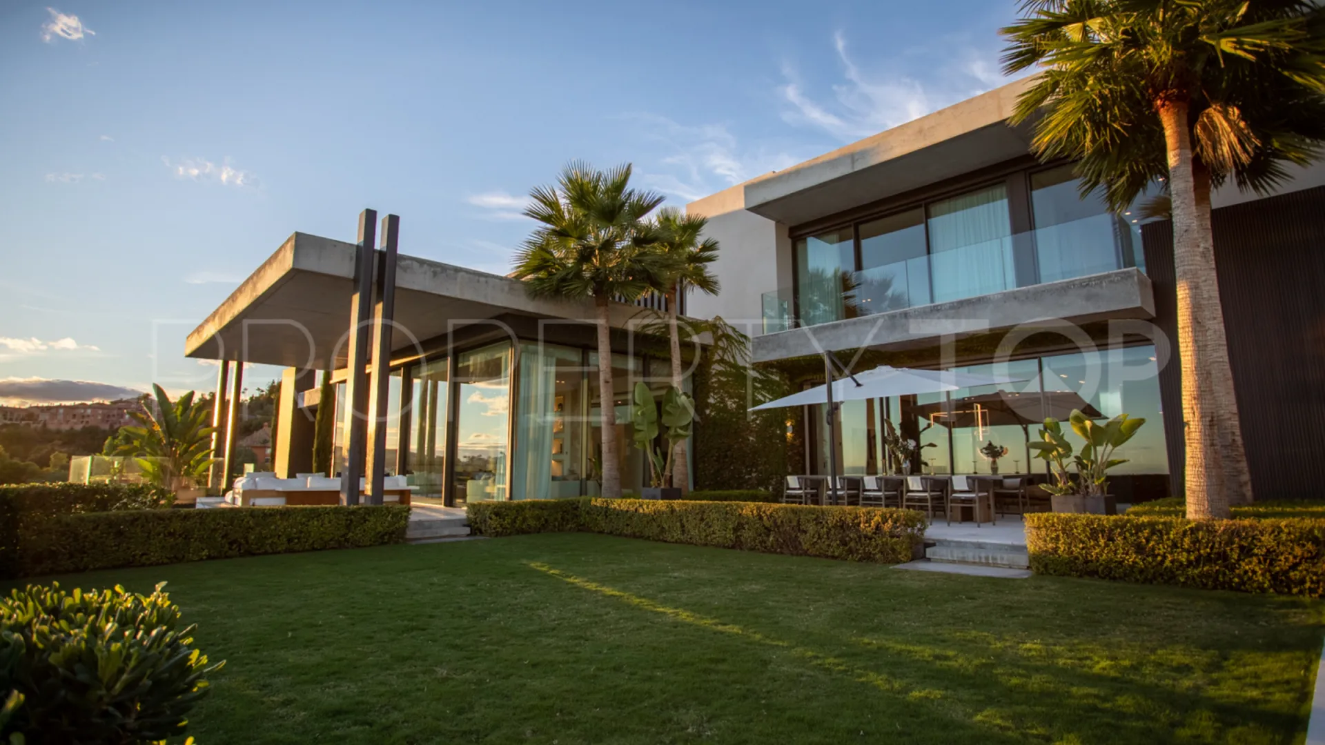 Se vende villa en La Quinta de 7 dormitorios