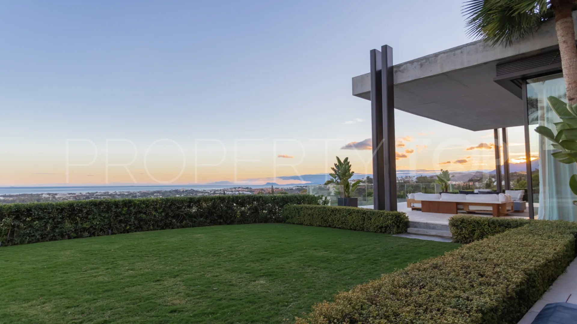 Se vende villa en La Quinta de 7 dormitorios