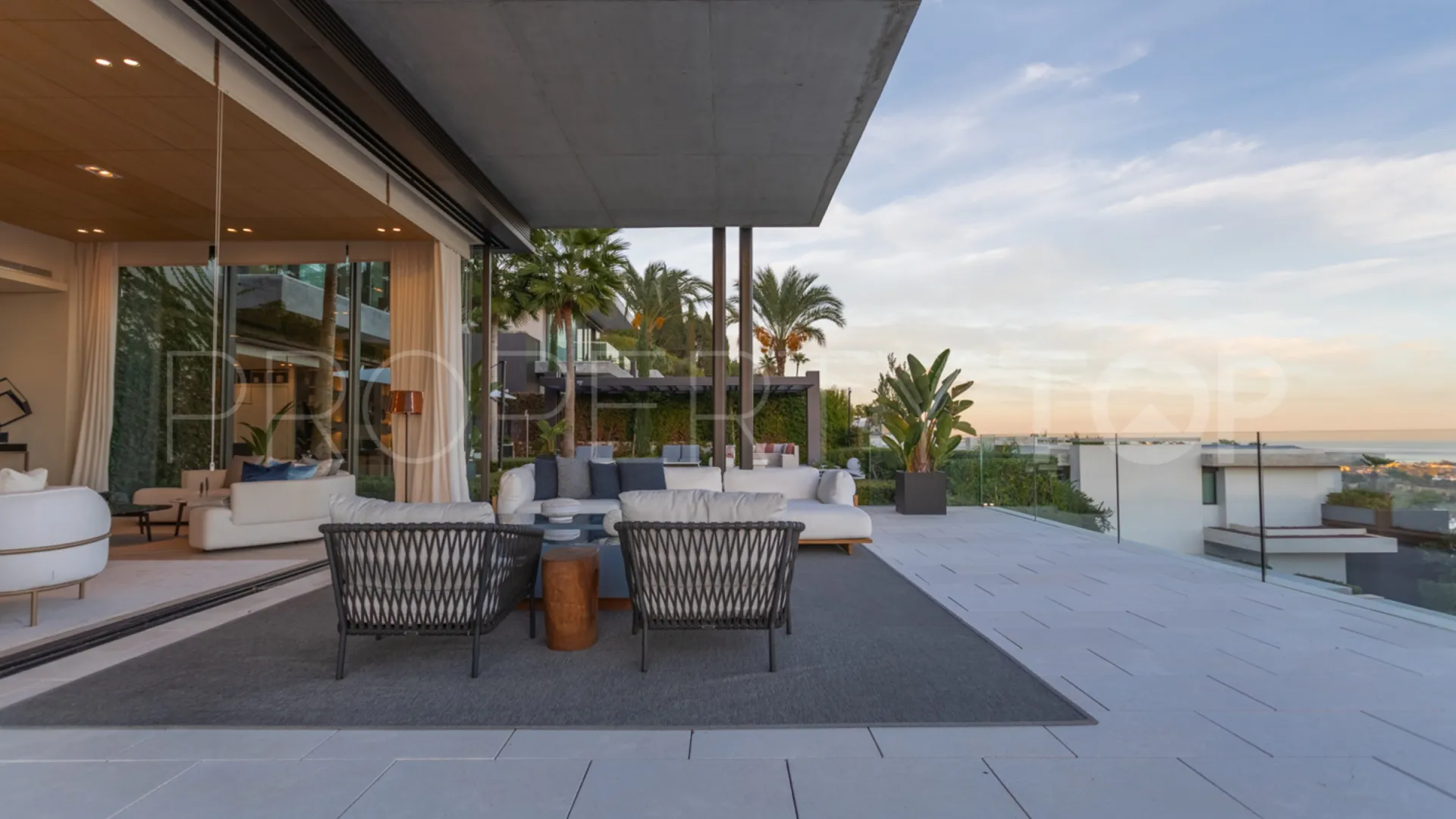 Se vende villa en La Quinta de 7 dormitorios