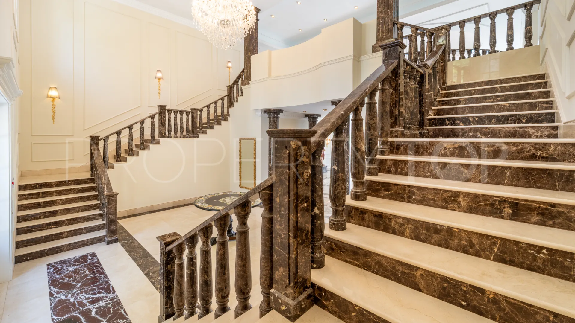 Villa de 7 dormitorios en venta en Sierra Blanca
