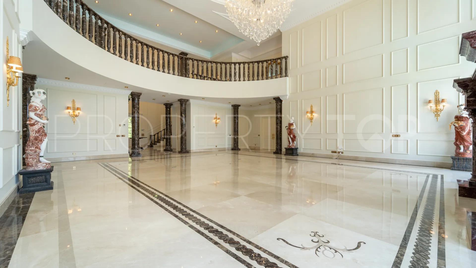Villa de 7 dormitorios en venta en Sierra Blanca