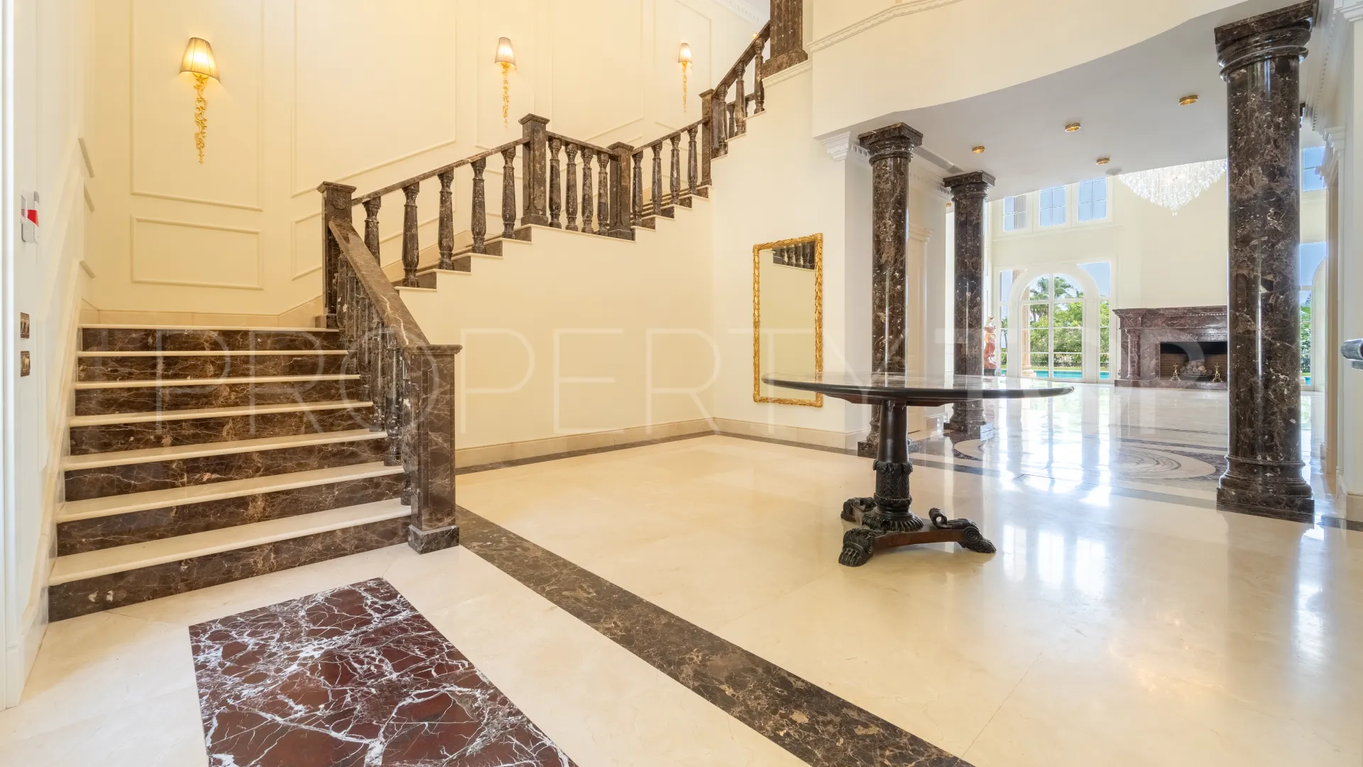 Villa de 7 dormitorios en venta en Sierra Blanca