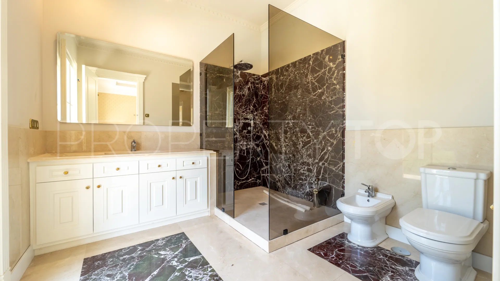 Villa de 7 dormitorios en venta en Sierra Blanca
