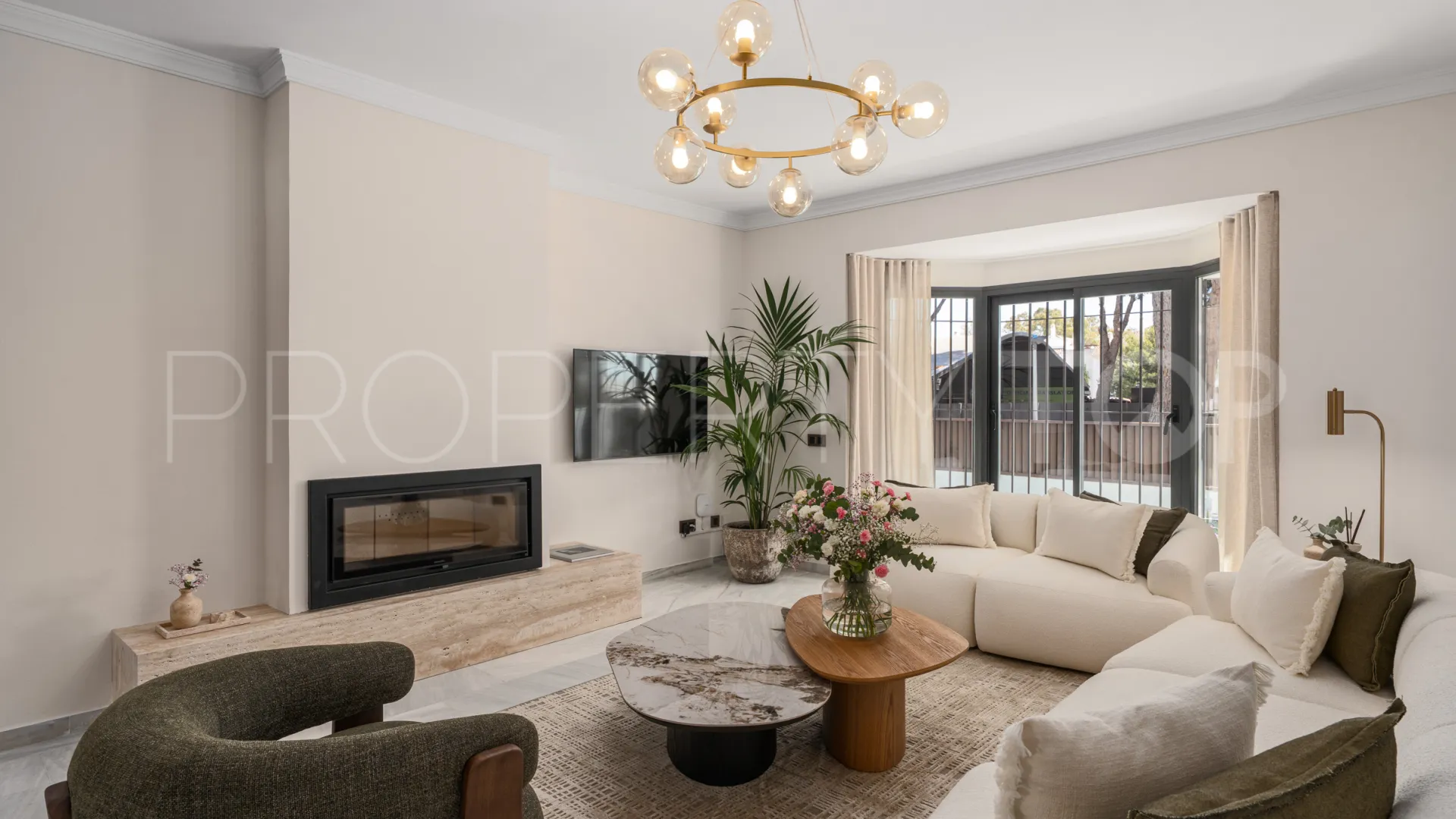 Buy villa with 6 bedrooms in Altos del Rodeo